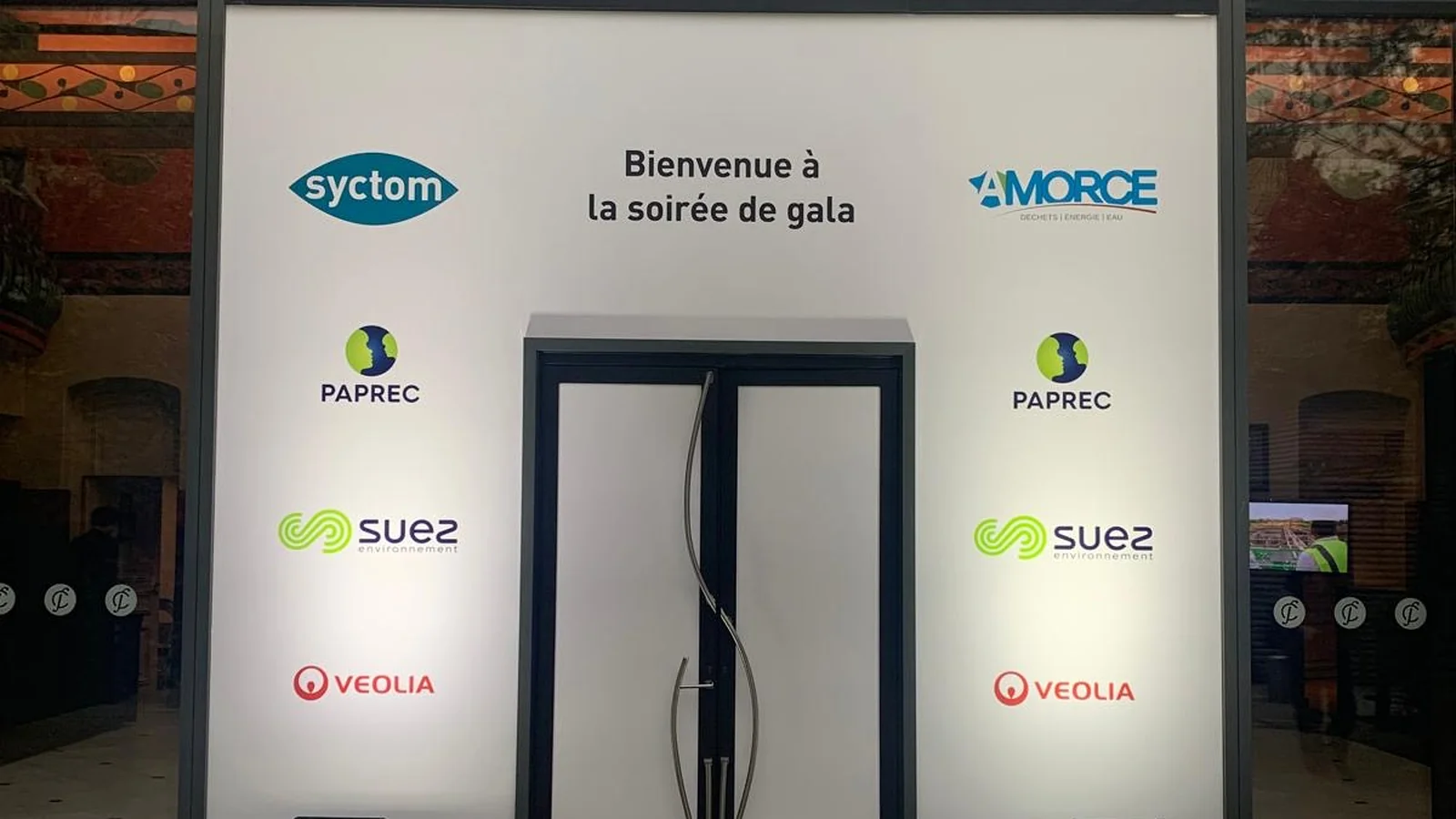 The partner backdrop at the entrance to Salle Wagram