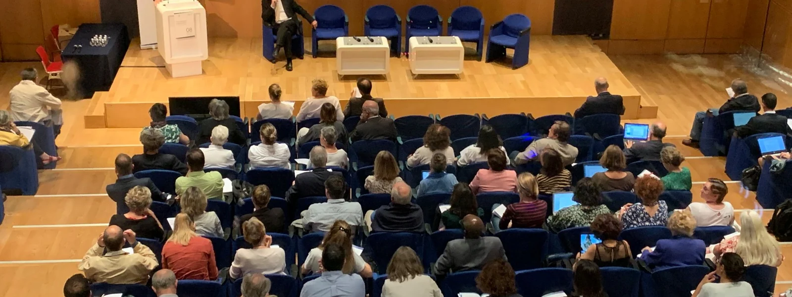 L'auditoire du colloque, vu de la régie