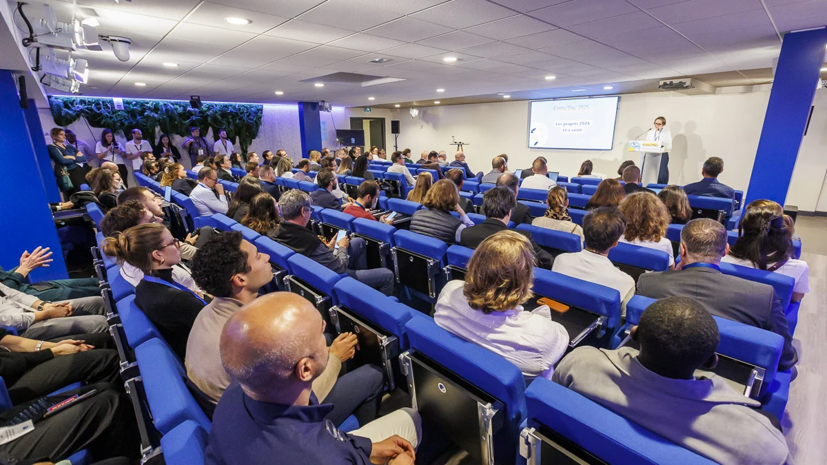 The auditorium full during the Comu'Day plenary