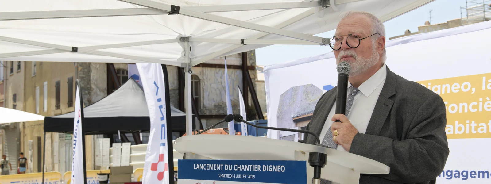 Les prises de parole sous le barnum