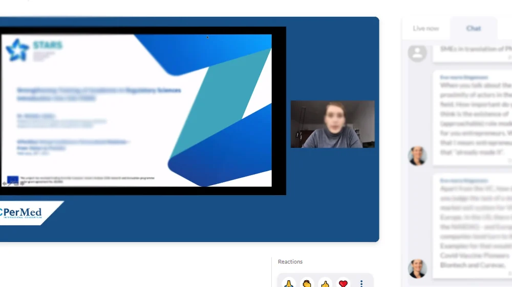 Une session diffus&eacute;e sur la plateforme, diapositive et tchat