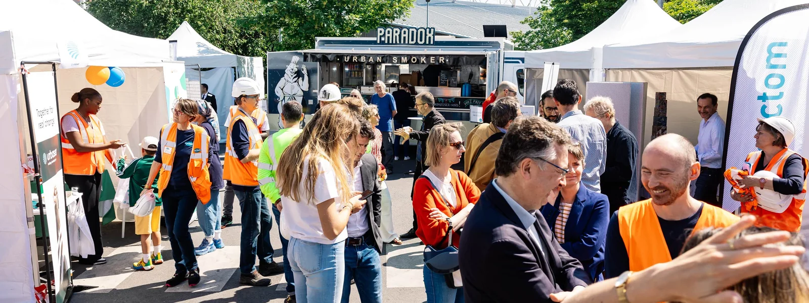 Le village d'animations et le foodtruck, à l'extérieur