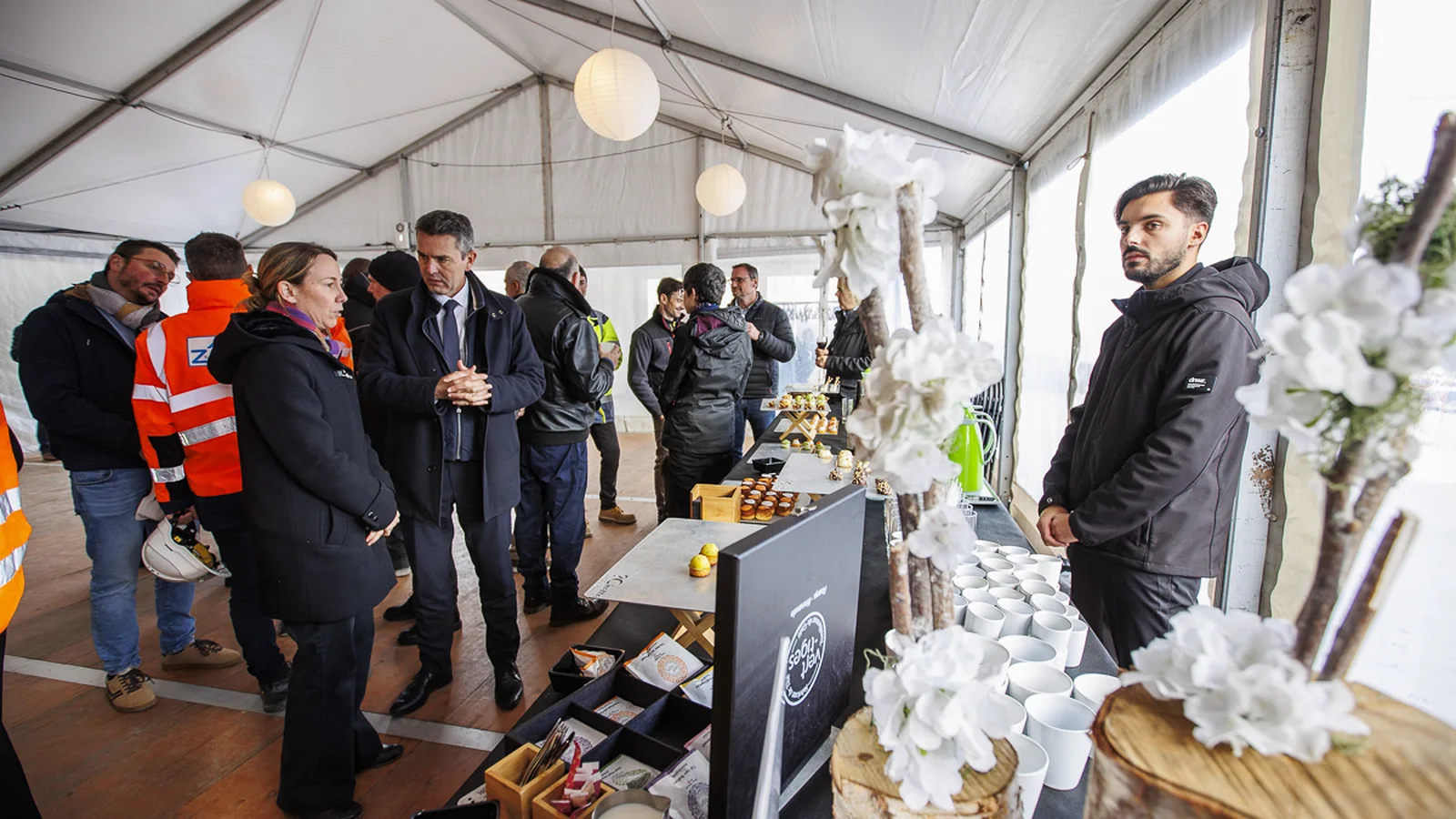 The closing cocktail under the marquee