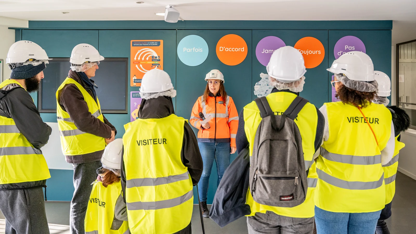 Guided groups at the information panels